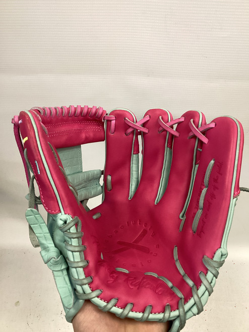 Vist Large View of Product Image Which is Used ABSOLUTELY RIDICULOUS BB/SB Glove RH Throw Pink 11 3/4"