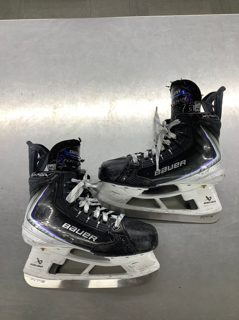 Vist Large View of Product Image Which is Used Bauer VAPOR FLYLITE 3.5EE Junior Hockey Skate Junior 03.5