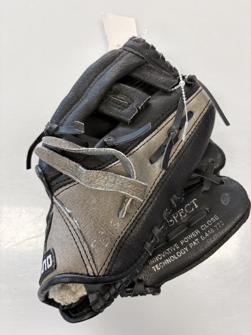 Vist Large View of Product Image Which is Used Mizuno POWER CLOSE BB/SB Glove RH Throw Black 9"