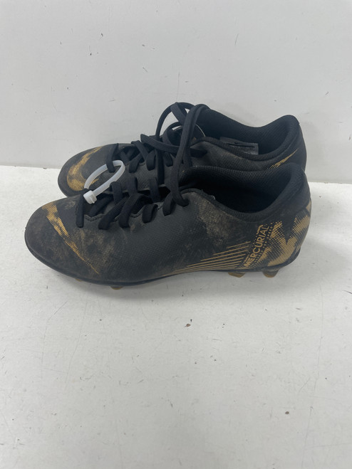 Vist Large View of Product Image Which is Used Nike Soccer Cleats Black Junior 02