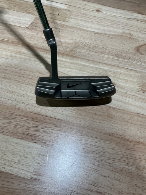 Vist Large View of Product Image Which is Used Nike EVERCLEAR E11 Mens Putter RH