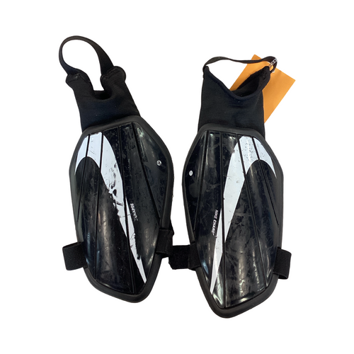 Vist Large View of Product Image Which is Used Nike Soccer Shin Guards Junior Black MD