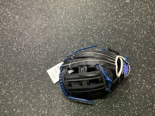 Vist Large View of Product Image Which is Used Marucci AC1250Y BB/SB Glove RH Throw Black 12 1/2"