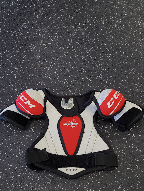 Vist Large View of Product Image Which is Used CCM LTP CAPITALS Youth Shoulder Pads LG