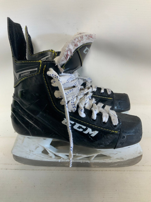 Vist Large View of Product Image Which is Used CCM SUPER TACKS 9350 Junior Hockey Skate Junior 04