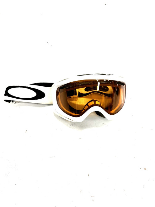 Vist Large View of Product Image Which is Used Oakley Snow Goggles Youth White