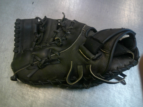 Vist Large View of Product Image Which is Used Mizuno POWER CLOSE BB/SB First Base LH Throw Black 12 1/2"