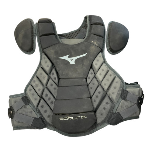 Vist Large View of Product Image Which is Used Mizuno SAMURAI Catchers Chest Protector Black Adult