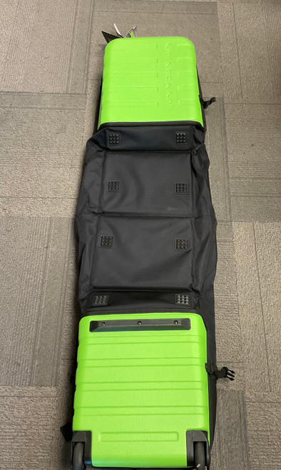 Vist Large View of Product Image Which is Used Sun Mountain KUBE Travel Bag Green