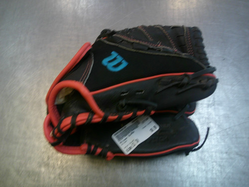 Vist Large View of Product Image Which is Used Wilson SLASH BB/SB Glove RH Throw Black 11"