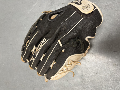 Vist Large View of Product Image Which is Used Mizuno FRANCHISE BB/SB Glove RH Throw None 13"