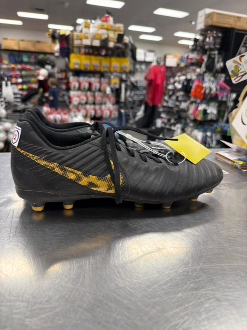 Vist Large View of Product Image Which is Used Nike TIEMPO Soccer Cleats Black Senior 12