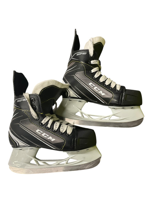 Vist Large View of Product Image Which is Used CCM CCM TACKS 9040 SZ 1 HOCKEY SKATES Junior Hockey Skate Junior 01