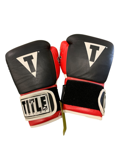 Vist Large View of Product Image Which is Used Title Boxing Gloves Black Senior