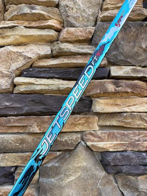 Vist Large View of Product Image Which is New CCM JETSPEED FT9 PRO STICK JR-RH 40 P28