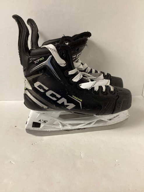 Vist Large View of Product Image Which is Used CCM XF 80 Intermediate Hockey Skate Intermediate 3.5