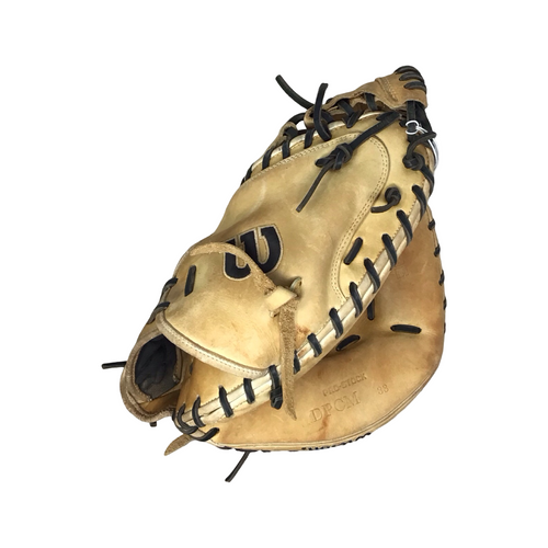 Vist Large View of Product Image Which is Used Wilson A2000 DPCM BB/SB Catchers RH Throw Tan 33"