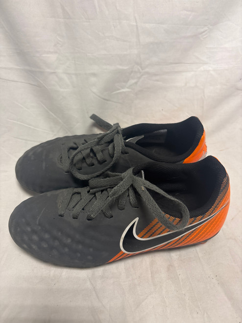 Vist Large View of Product Image Which is Used Nike Soccer Cleats Grey Junior 01