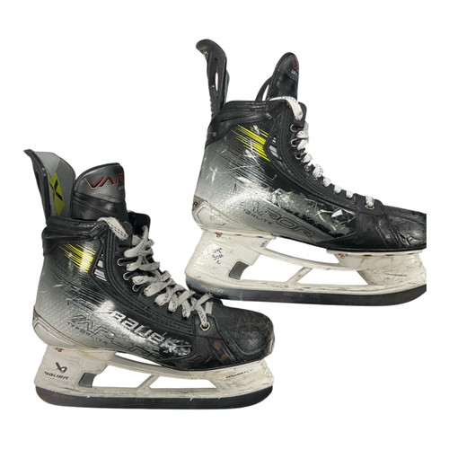Vist Large View of Product Image Which is Used Bauer VAPOR HYPERLITE 2 Senior Hockey Skate Senior 9