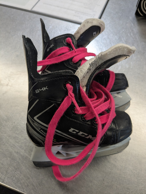 Vist Large View of Product Image Which is Used CCM 64K Youth Hockey Skate Youth 09.0