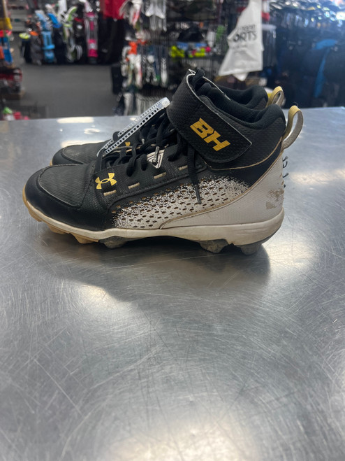 Vist Large View of Product Image Which is Used Under Armour BH BB/SB Cleats White And Black Junior 04.5