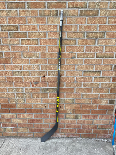 Vist Large View of Product Image Which is Used CCM ULTRA TACKS Senior One Pce Right Grip 75 Flex