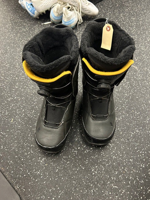 Vist Large View of Product Image Which is Used K2 MAYSIS BOA Mens Snowboard Boots Black Senior 10.5