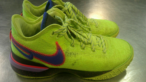 Vist Large View of Product Image Which is Used Nike LBJ Basketball Shoes M Green Senior 10