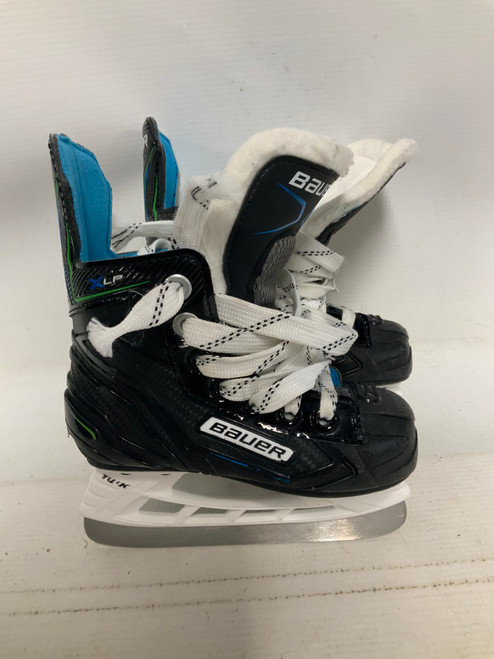 Vist Large View of Product Image Which is Used Bauer XLP Youth Hockey Skate Youth 08.0
