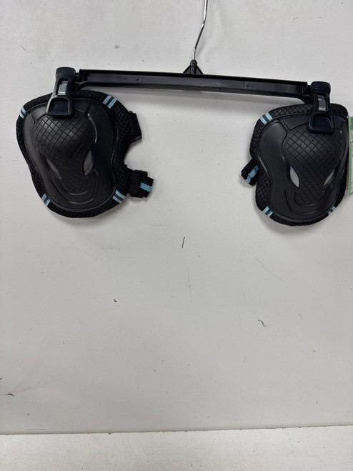 Vist Large View of Product Image Which is Used Rollerblade KNEE Inline Kneepads Black XS