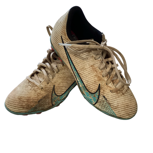 Vist Large View of Product Image Which is Used Nike Soccer Cleats White Junior 01