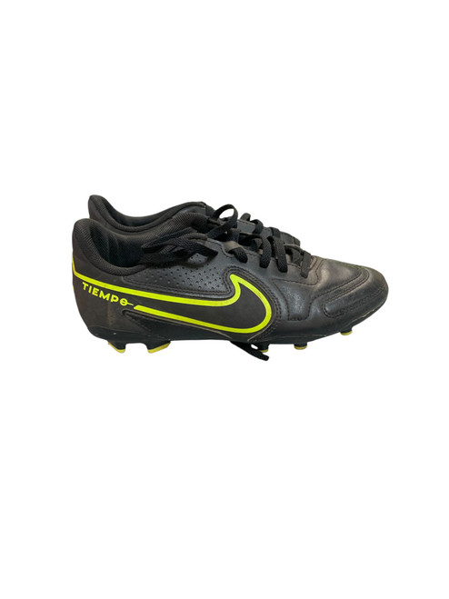 Vist Large View of Product Image Which is Used Nike TIEMPO Soccer Cleats Black Junior 04.5