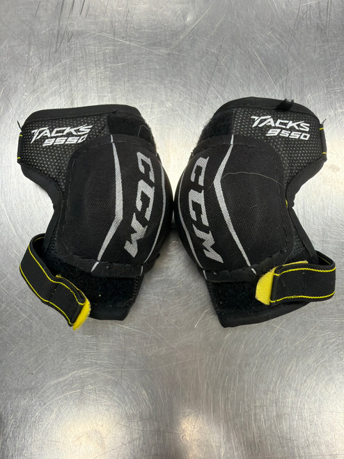 Vist Large View of Product Image Which is Used CCM TACKS 9550 Youth Elbow Pads MD