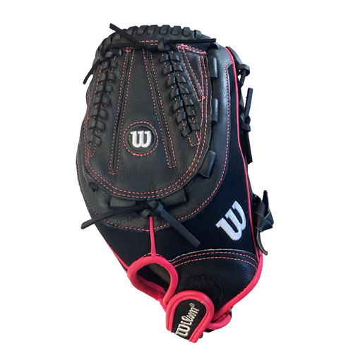 Vist Large View of Product Image Which is Used Wilson CLASH BB/SB Glove RH Throw Black 12"