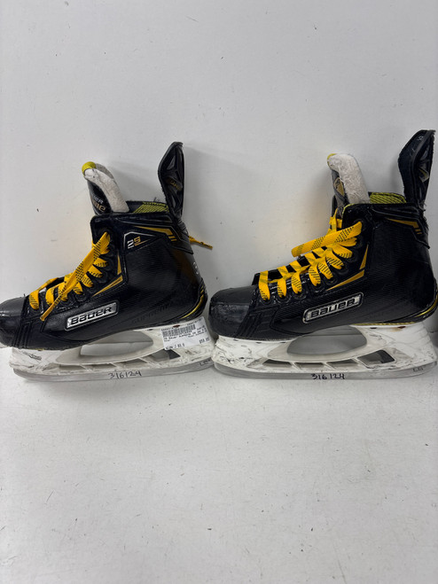 Vist Large View of Product Image Which is Used Bauer SUPREME 2S Junior Hockey Skate Junior 03.5