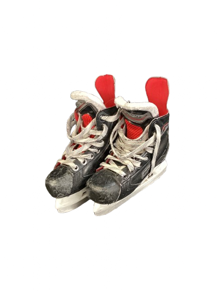 Vist Large View of Product Image Which is Used Bauer VAPOR X500 Youth Hockey Skate Youth 13.5