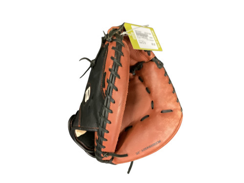 Vist Large View of Product Image Which is Used Wilson AO5RB200CM BB/SB Catchers RH Throw Brown 32"