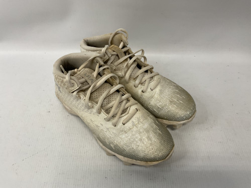 Vist Large View of Product Image Which is Used Under Armour Jr FB Cleats White Junior 05