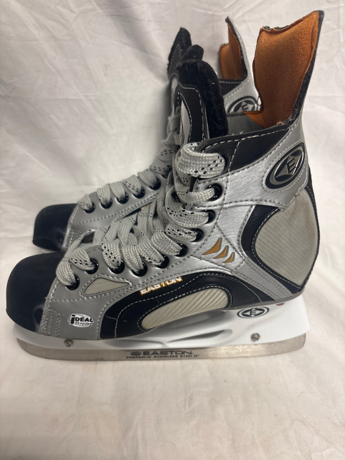 Vist Large View of Product Image Which is Used Easton SYNERGY 555 Senior Hockey Skate Senior 6