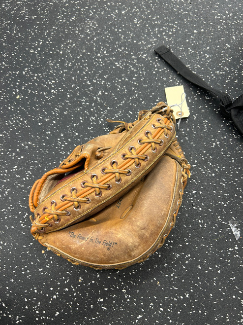 Vist Large View of Product Image Which is Used Rawlings RCM8 BB/SB Catchers RH Throw Brown 32"