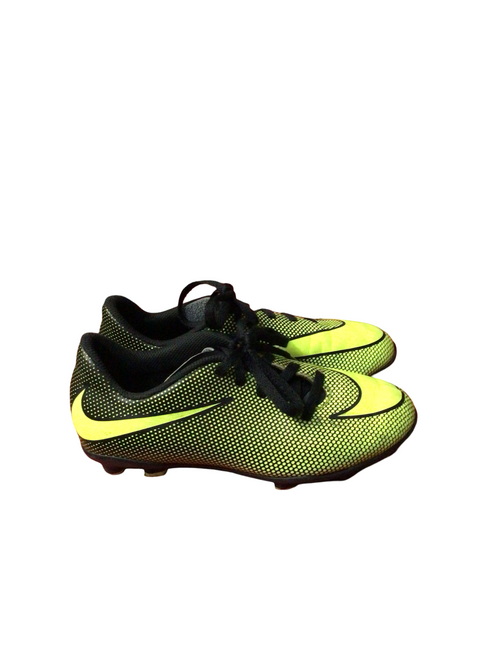Vist Large View of Product Image Which is Used Nike Soccer Cleats Yellow Junior 01