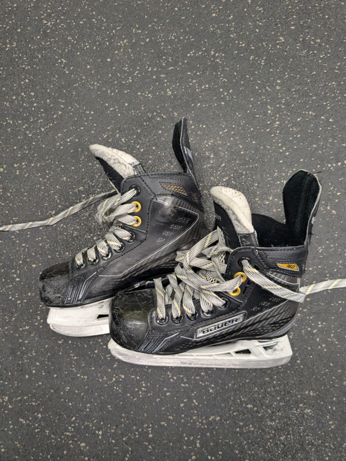 Vist Large View of Product Image Which is Used Bauer SUPREME 160 Youth Hockey Skate Youth 12.0