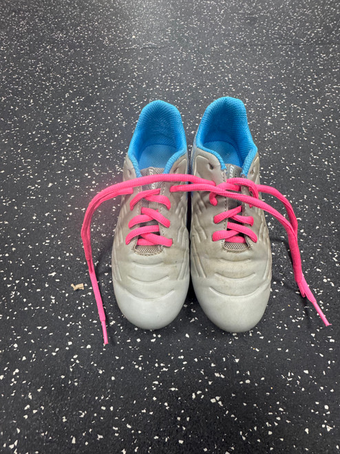 Vist Large View of Product Image Which is Used Lotto Soccer Cleats Grey Junior 01