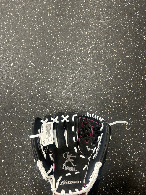 Vist Large View of Product Image Which is Used Mizuno GPP 1105F3 BB/SB Glove LH Throw Black 11"