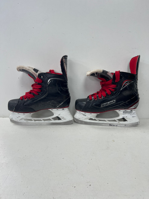 Vist Large View of Product Image Which is Used Bauer VAPOR X500 Junior Hockey Skate Junior 05