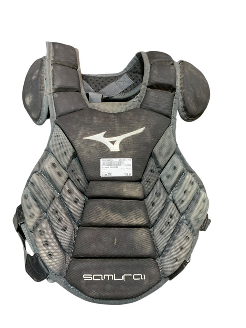 Vist Large View of Product Image Which is Used Mizuno SAMURAI Catchers Chest Protector Black Youth