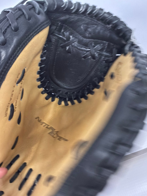 Vist Large View of Product Image Which is Used Easton NATURAL ELITE BB/SB Catchers LH Throw Black 35"