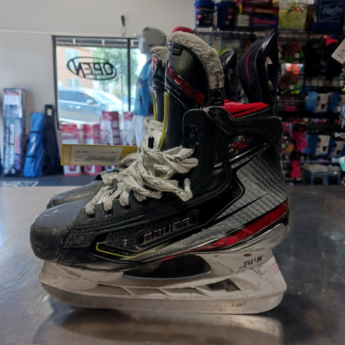Vist Large View of Product Image Which is Used Bauer VAPOR 2X PRO Senior Hockey Skate Senior 4.5