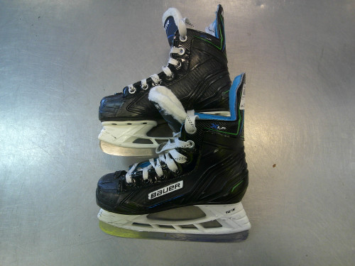 Vist Large View of Product Image Which is Used Bauer XLP Intermediate Hockey Skate Intermediate 3.5