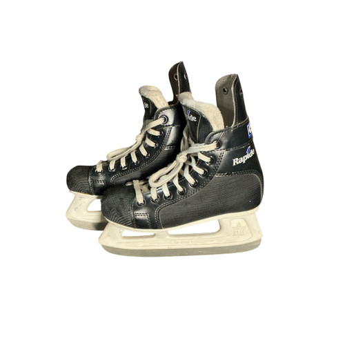 Vist Large View of Product Image Which is Used CCM RAPIDE Junior Hockey Skate Junior 01